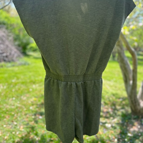 Venus Women's Olive Green‎ Lace Trim Jumpsuit - Size M - Picture 3 of 4